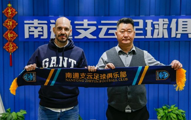 男仆打开双腿让少爷调教微博